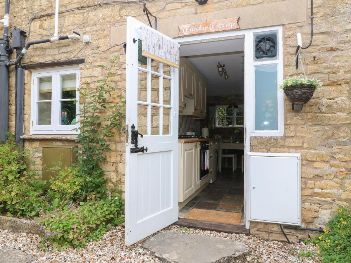 Tuesday Cottage Bourton-on-the-Water Exterior photo