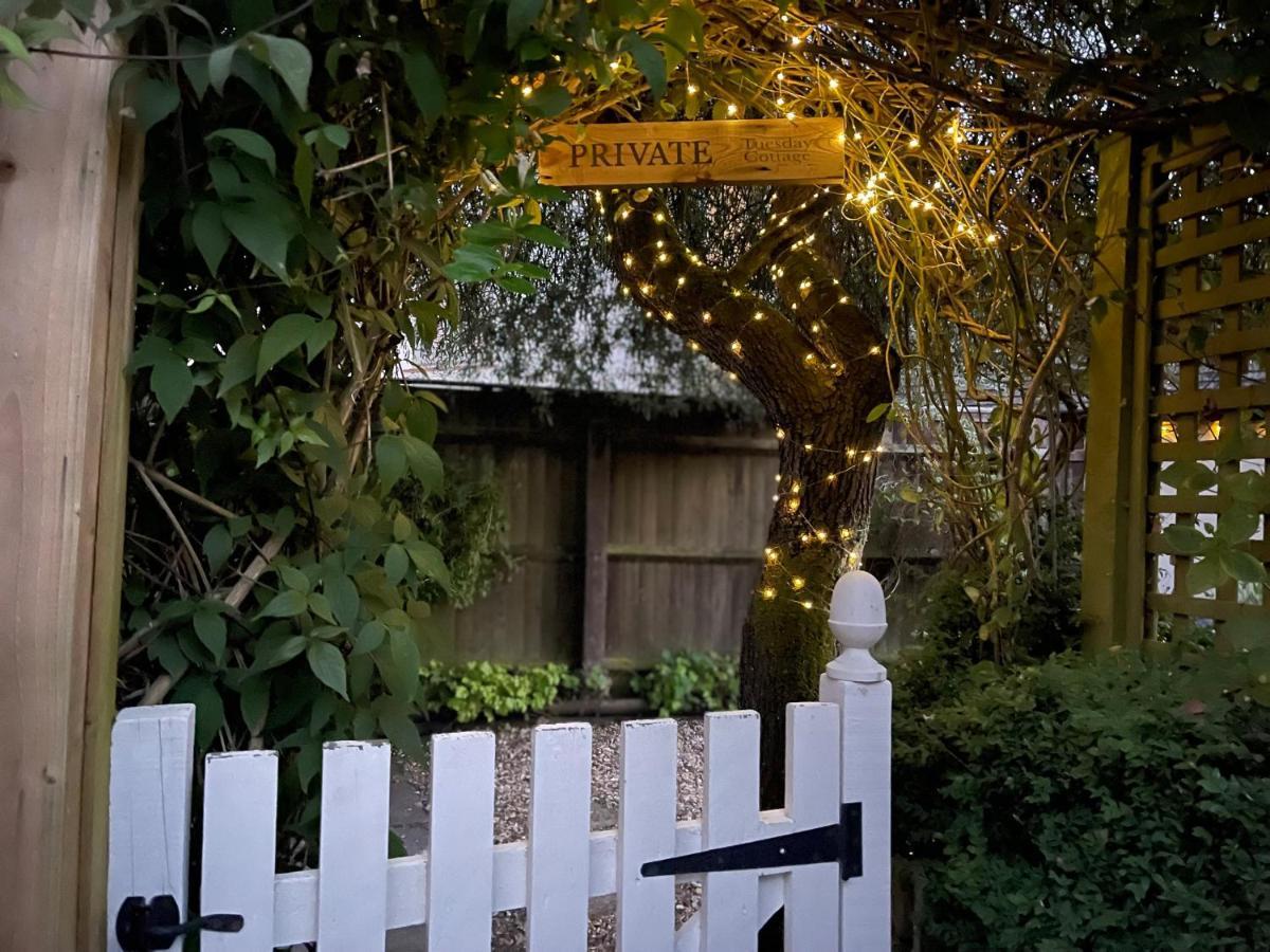 Tuesday Cottage Bourton-on-the-Water Exterior photo